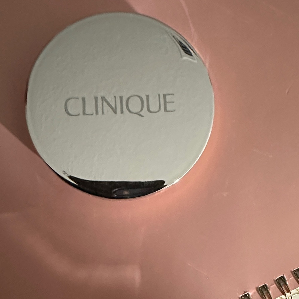 Clinique Shiny Silver Compact